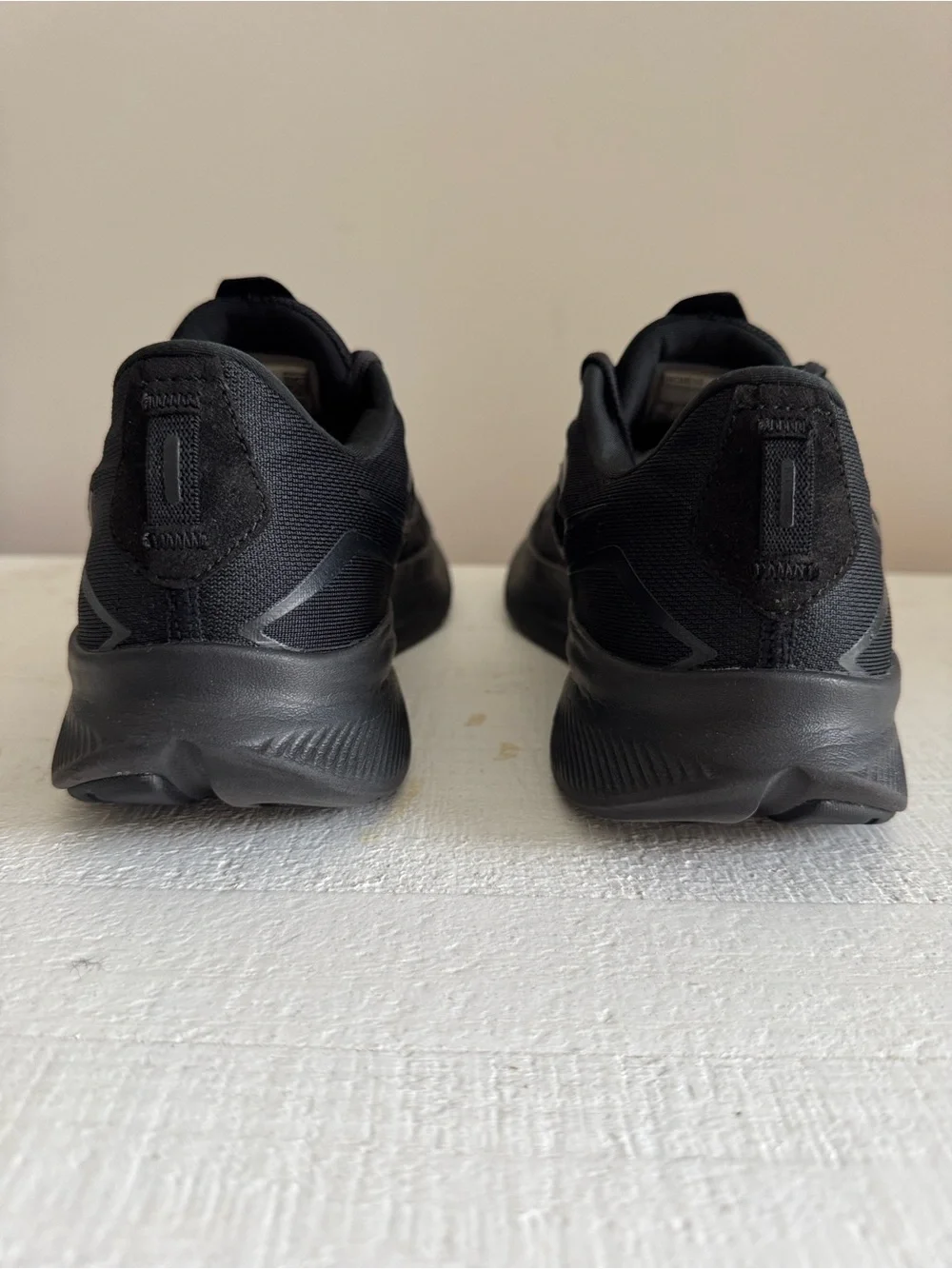 Women’s Saucony Ride 15 Running Shoes. Gently worn.